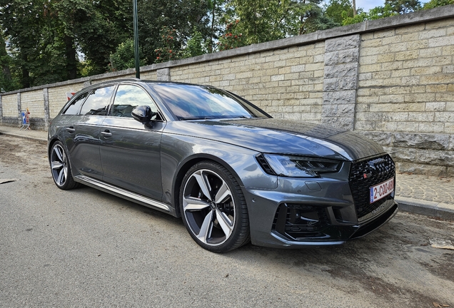 Audi RS4 Avant B9