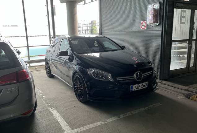 Mercedes-AMG A 45 W176 2015