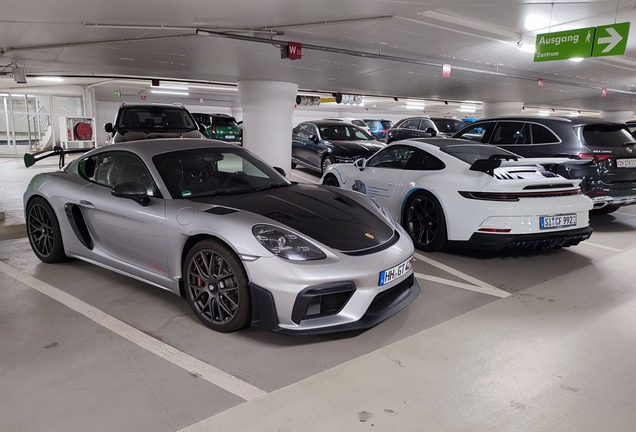 Porsche 718 Cayman GT4 RS Weissach Package