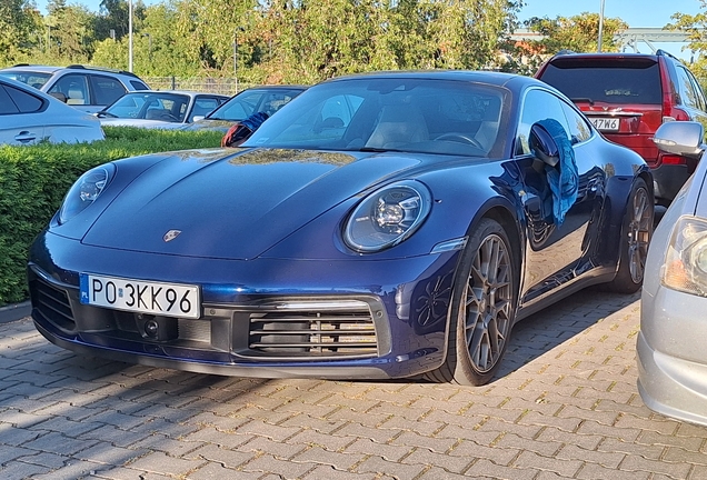 Porsche 992 Carrera 4S