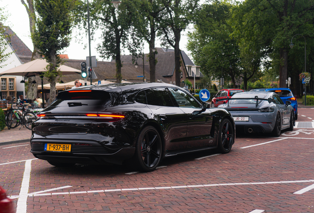 Porsche Taycan GTS Sport Turismo