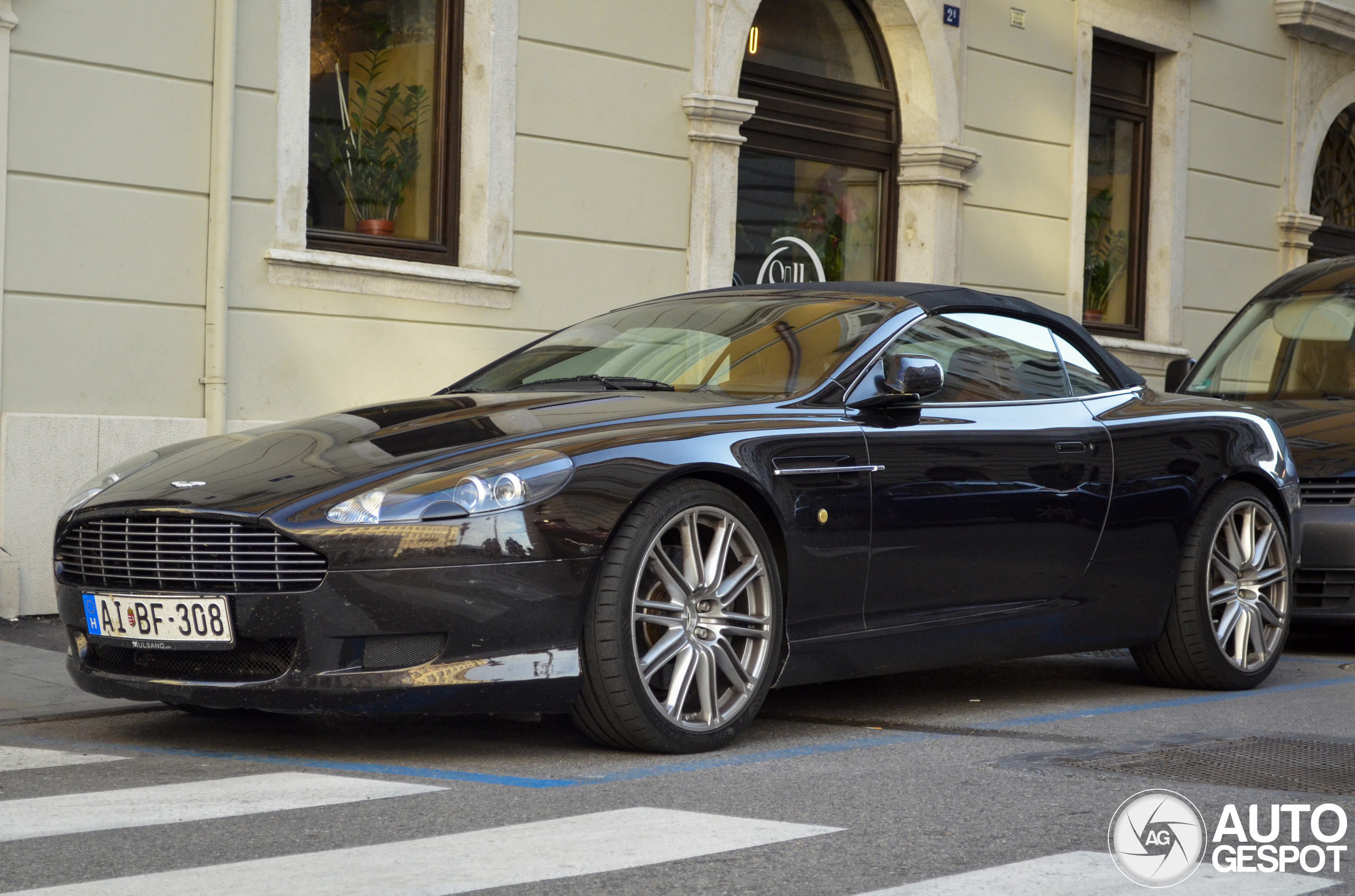 Aston Martin DB9 Volante