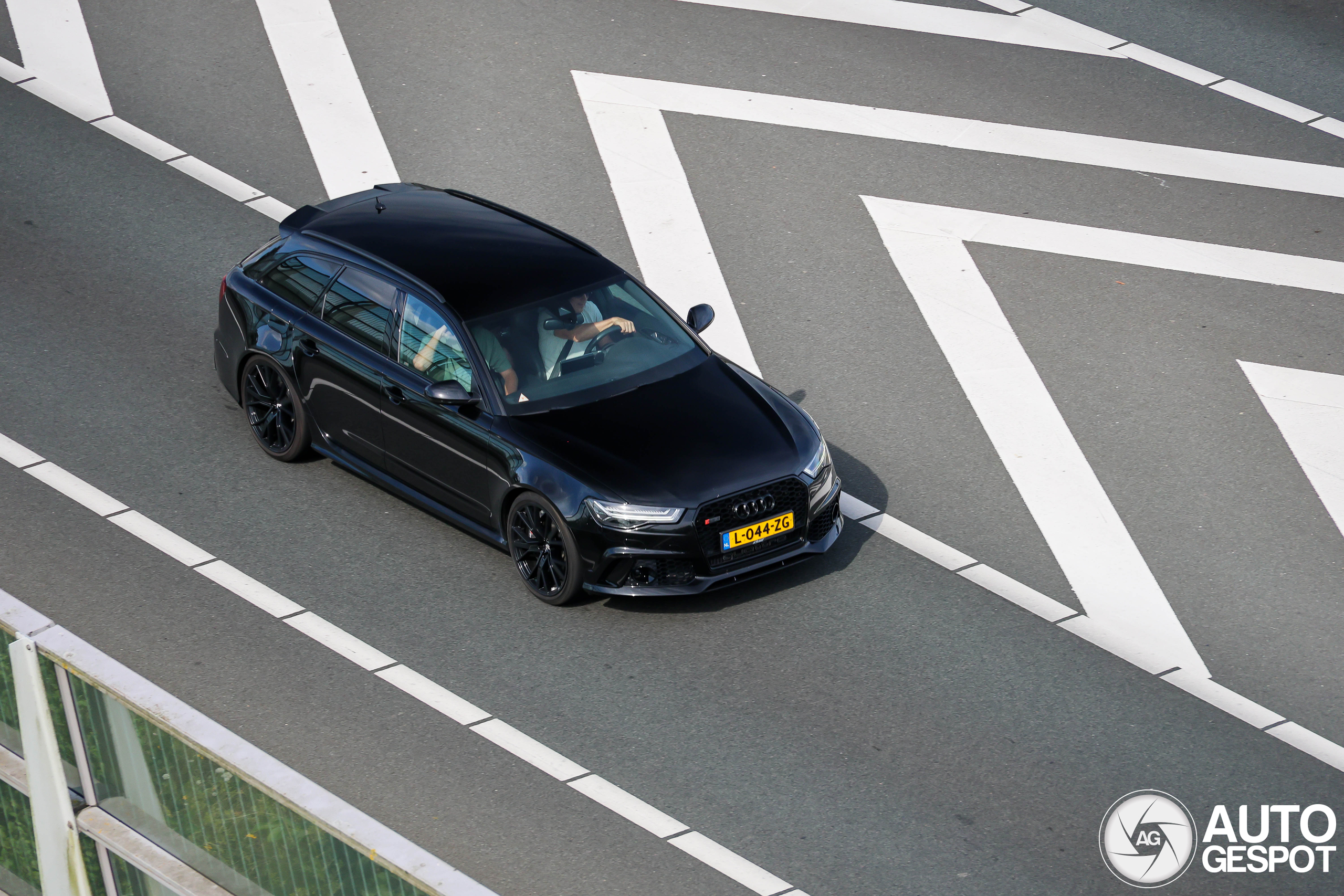 Audi RS6 Avant C7 2015