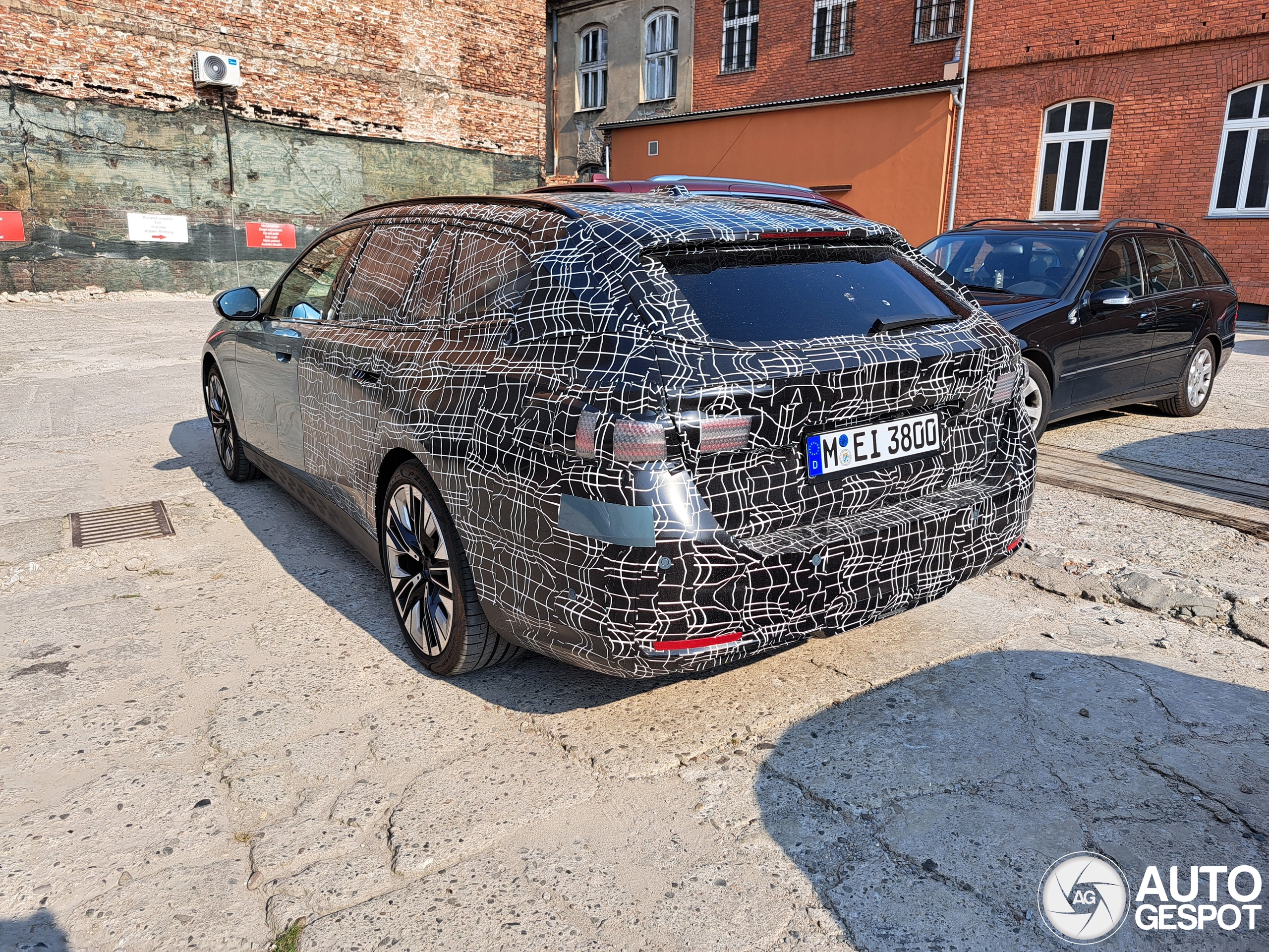 BMW 5 Series G61 Touring Hybrid