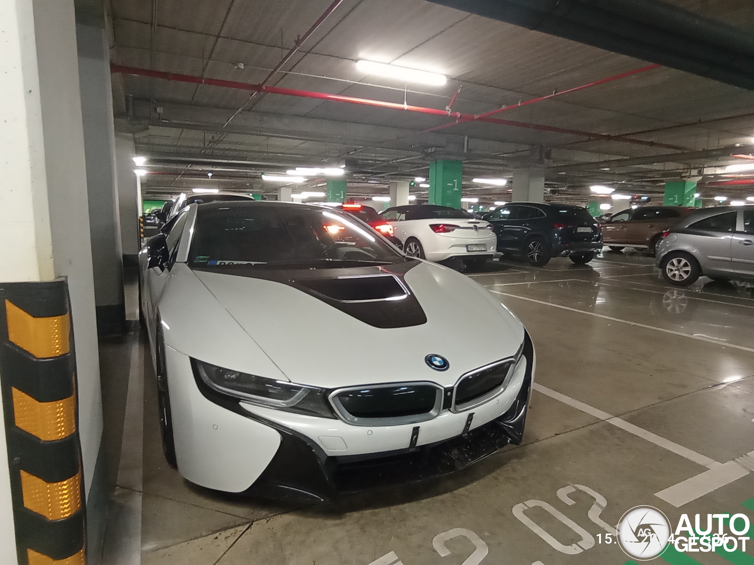 BMW i8