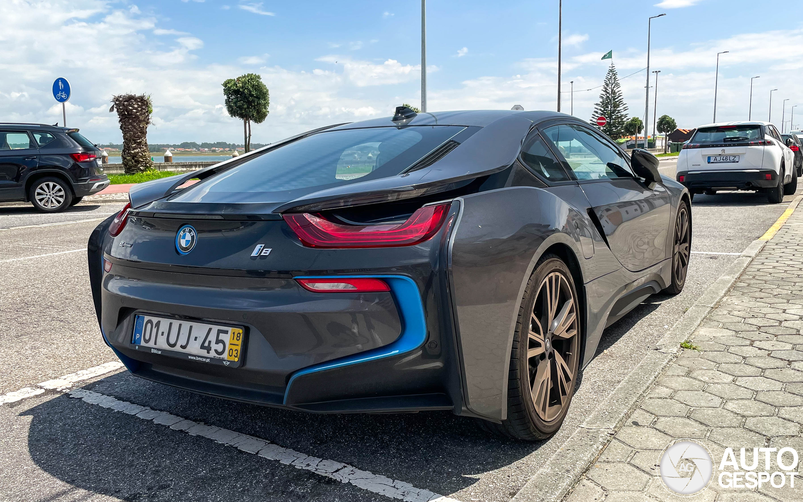 BMW i8