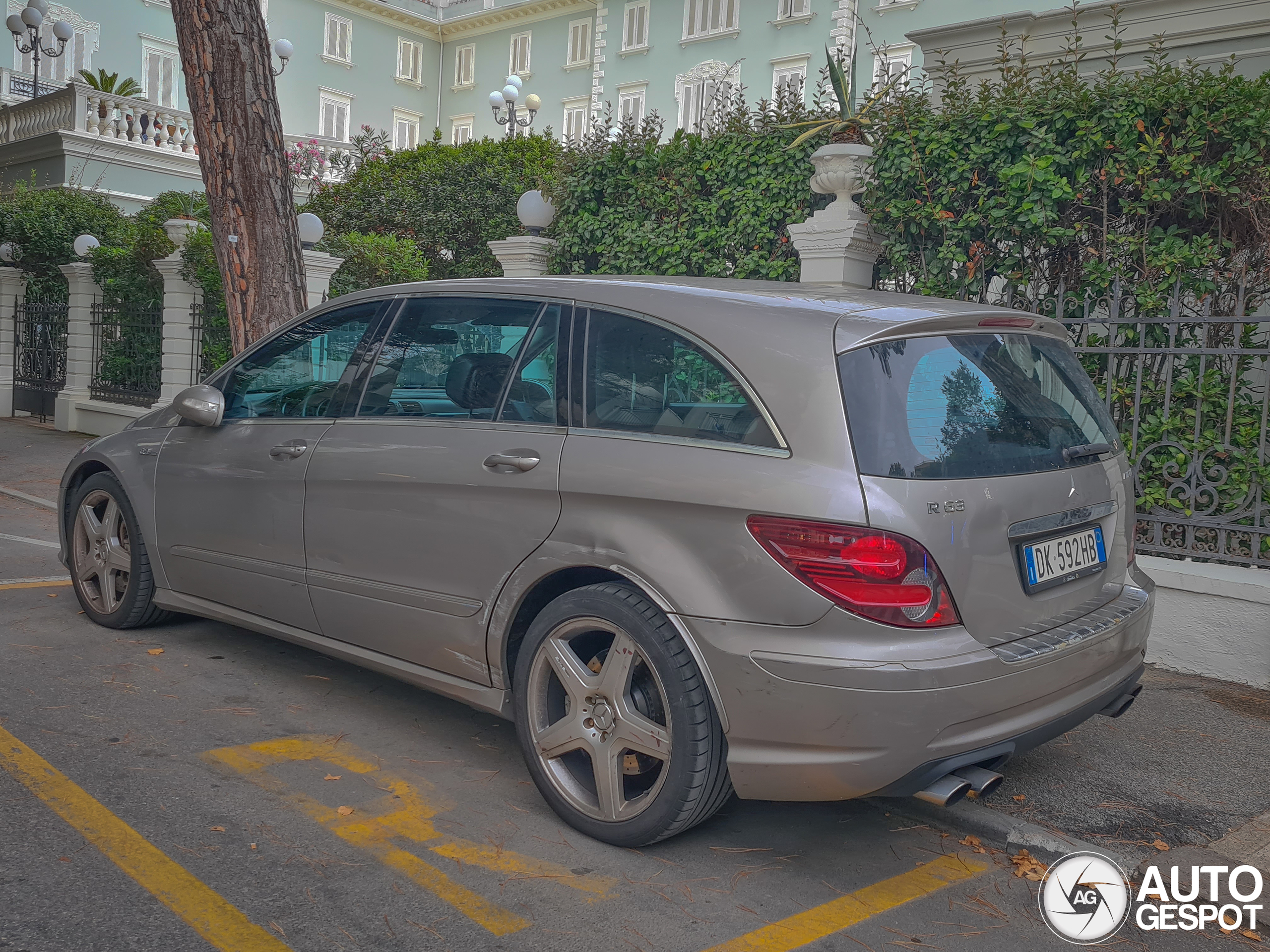 Mercedes-Benz R 63 AMG