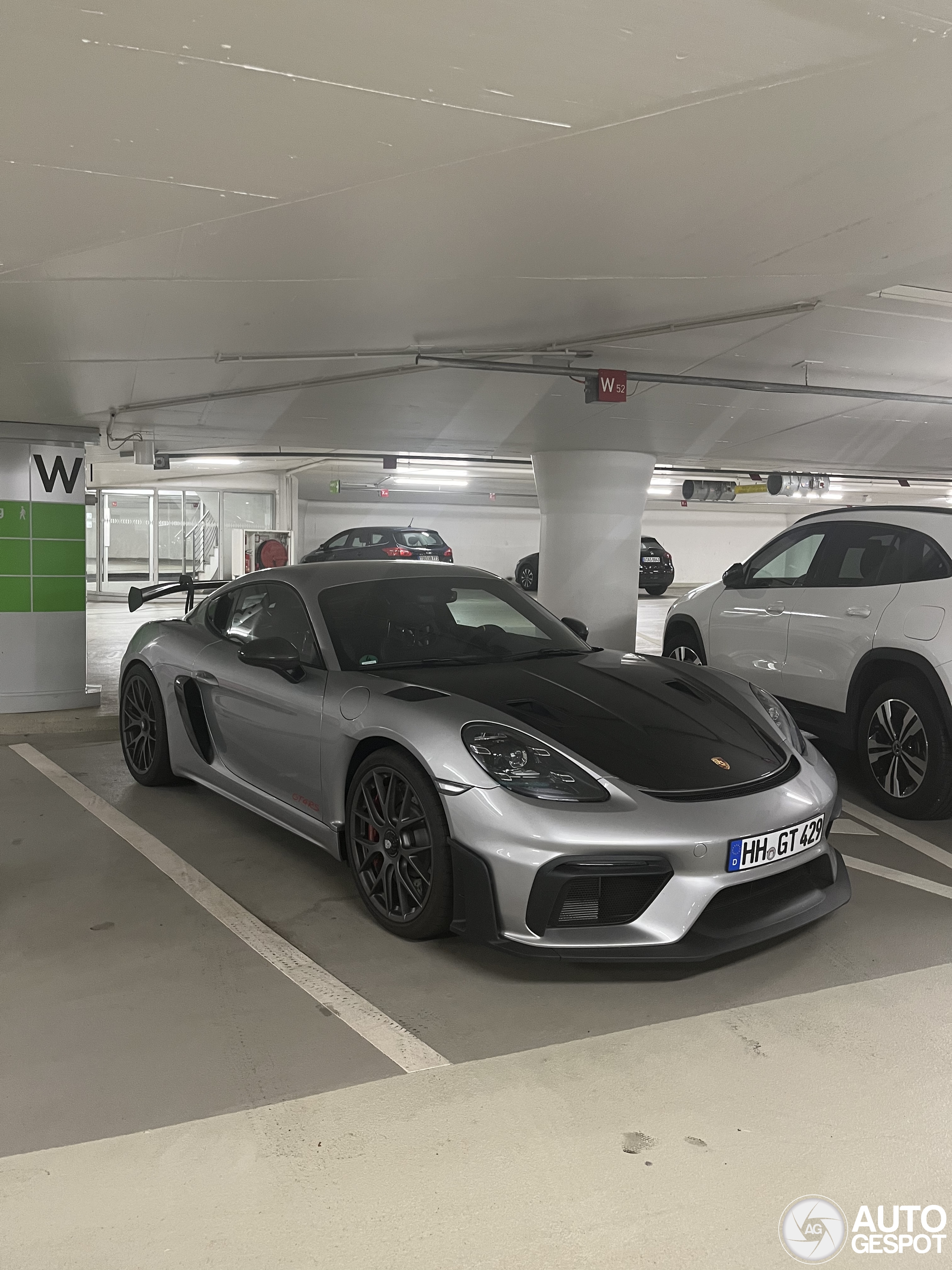 Porsche 718 Cayman GT4 RS Weissach Package