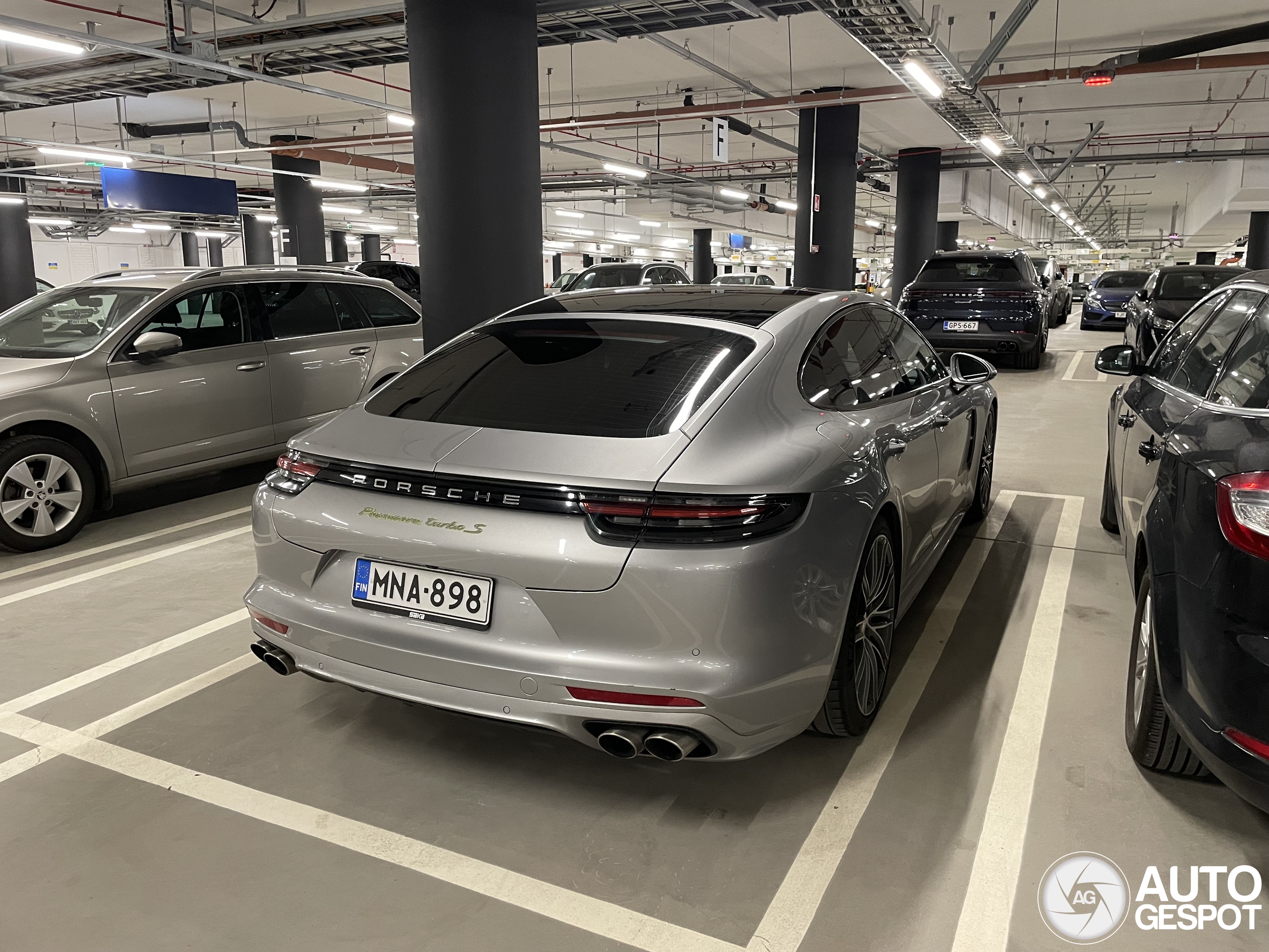 Porsche 971 Panamera Turbo S E-Hybrid