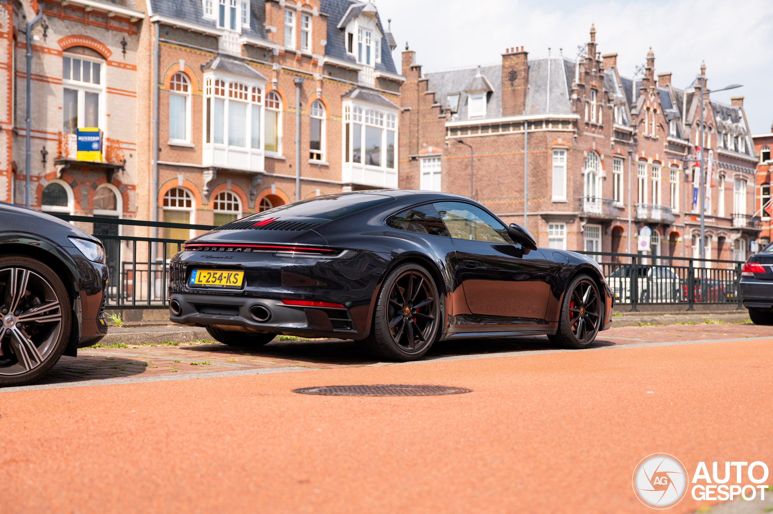 Porsche 992 Carrera 4S