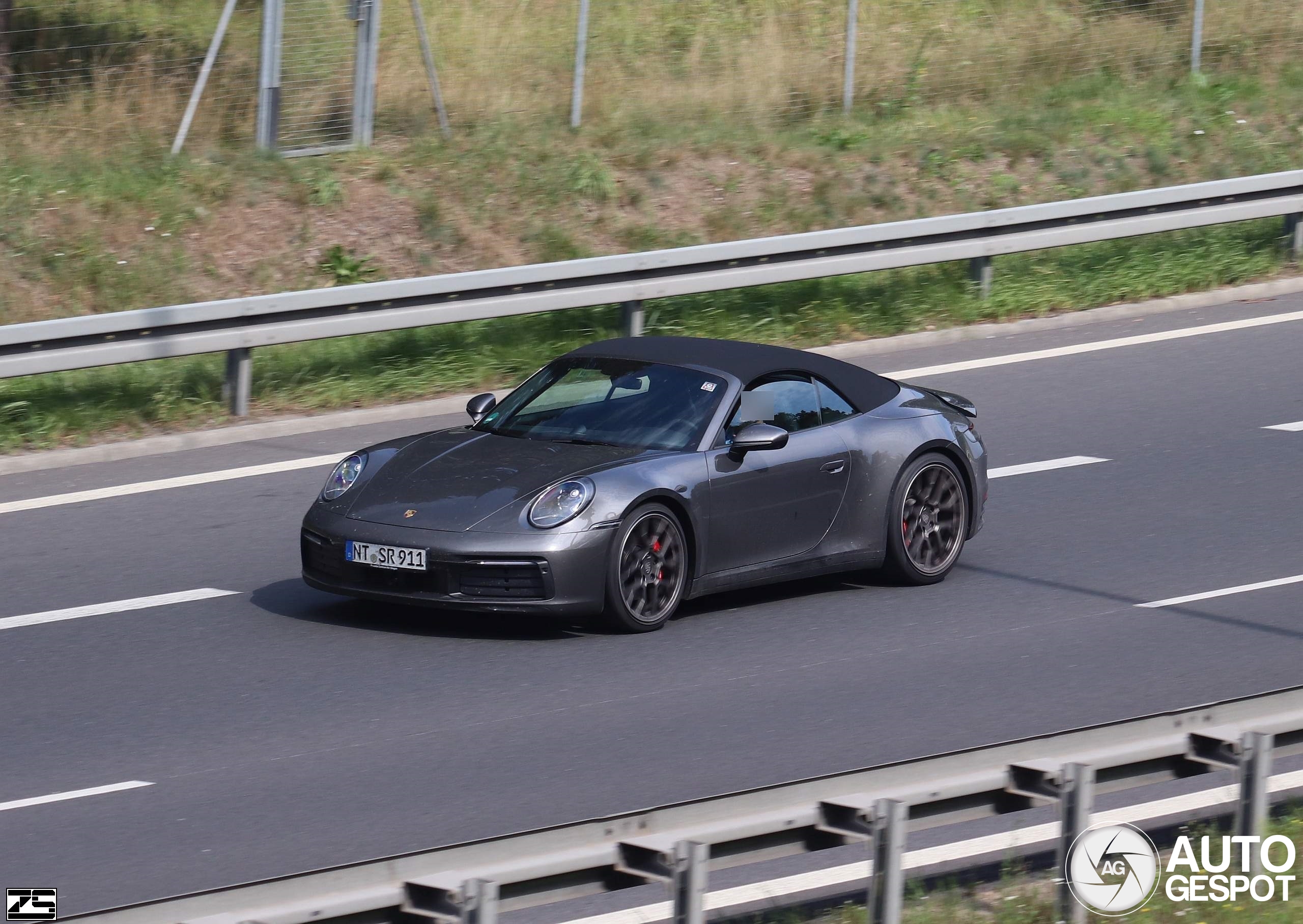 Porsche 992 Carrera 4S Cabriolet