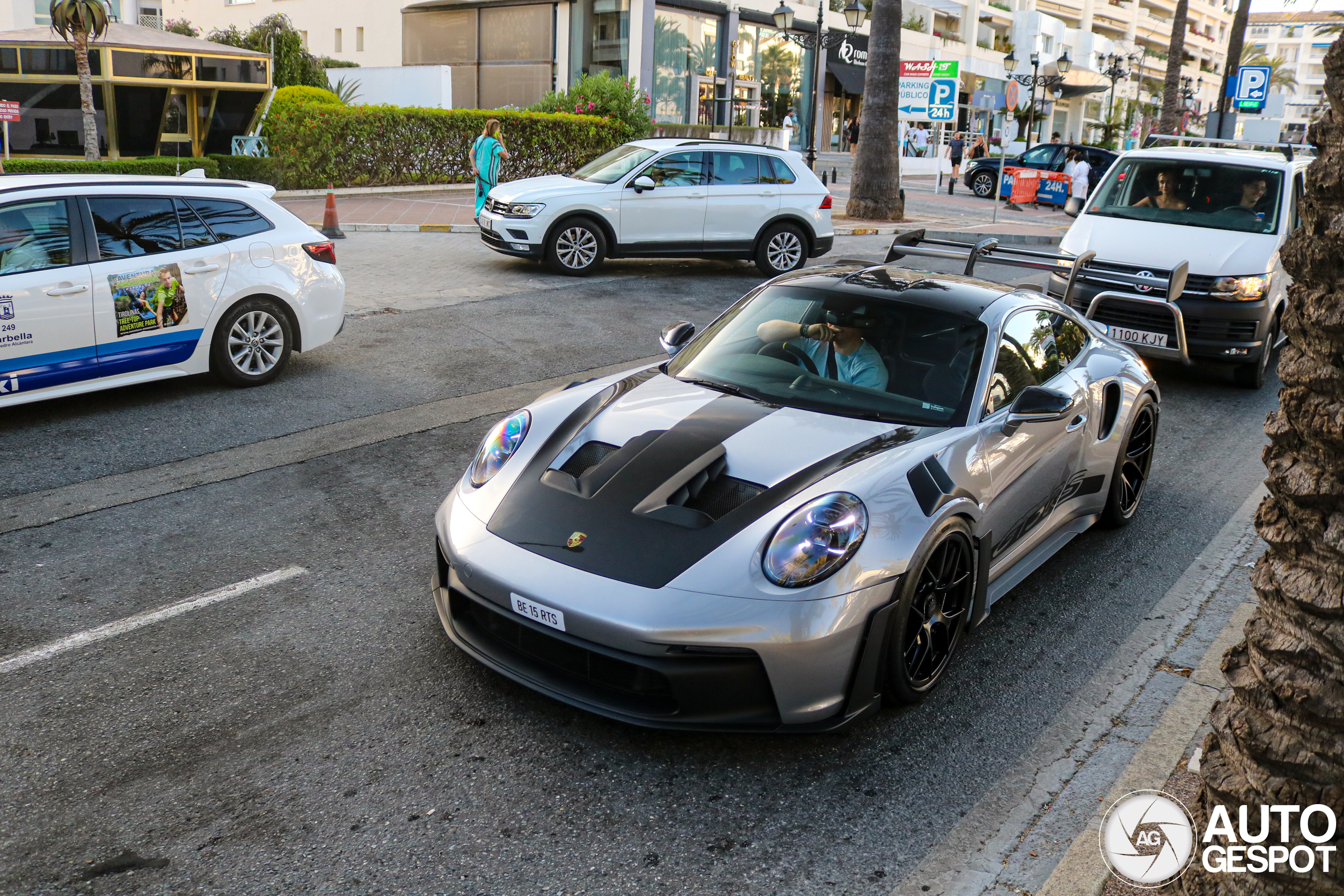 Porsche 992 GT3 RS Weissach Package