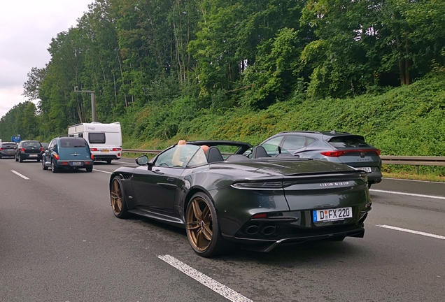 Aston Martin DBS Superleggera Volante