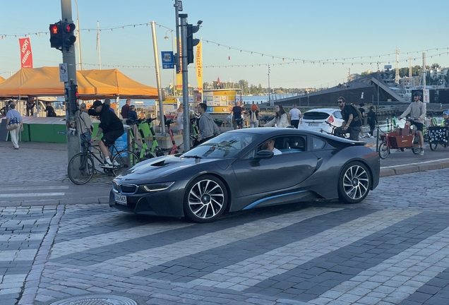 BMW i8