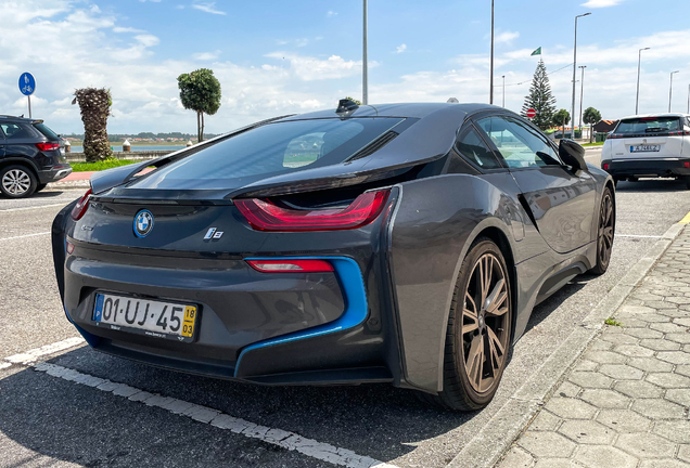 BMW i8