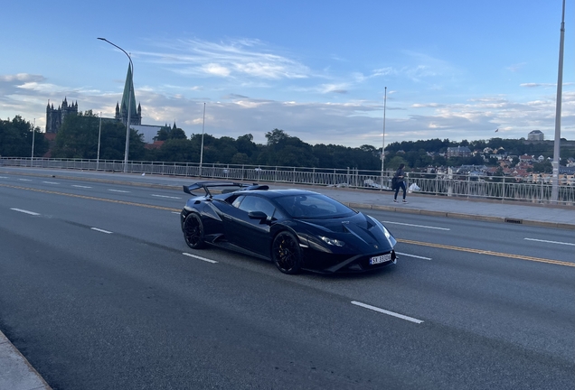 Lamborghini Huracán LP640-2 STO