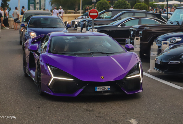 Lamborghini Revuelto