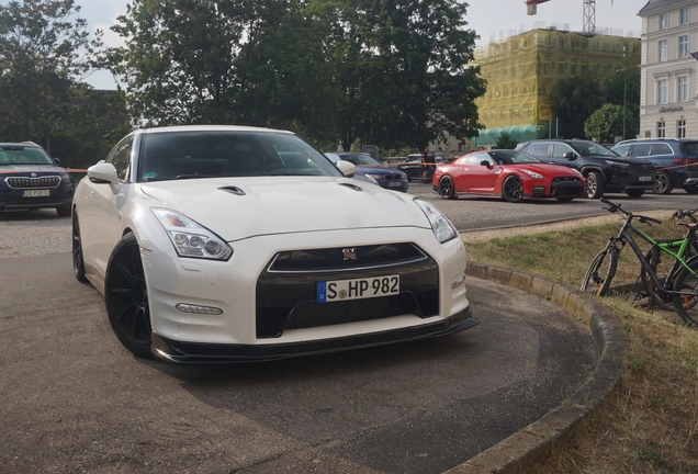 Nissan GT-R 2014