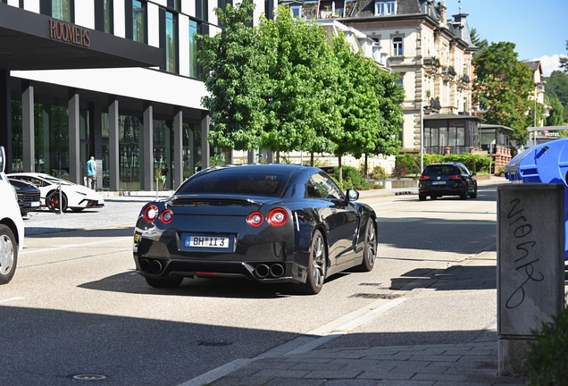 Nissan GT-R 2015