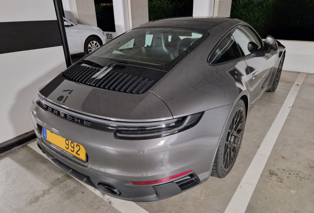 Porsche 992 Carrera 4 GTS