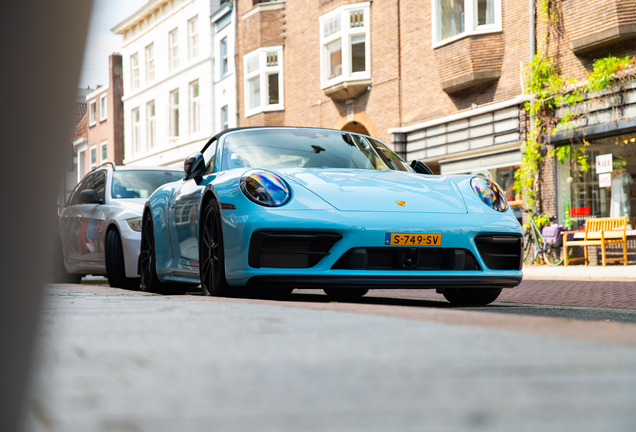 Porsche 992 Carrera 4 GTS Cabriolet