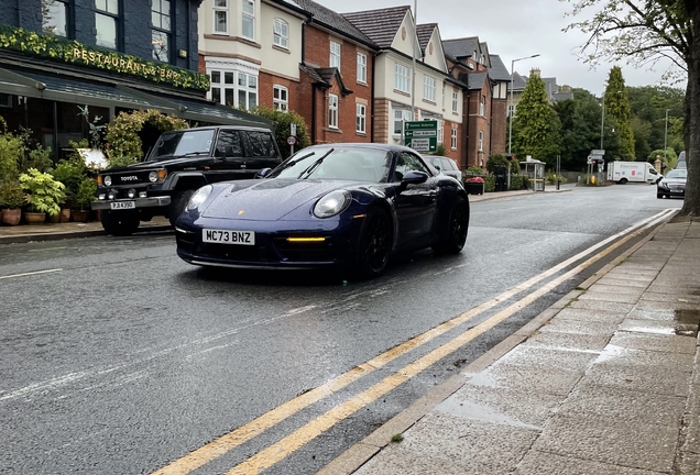 Porsche 992 Carrera 4 GTS Cabriolet