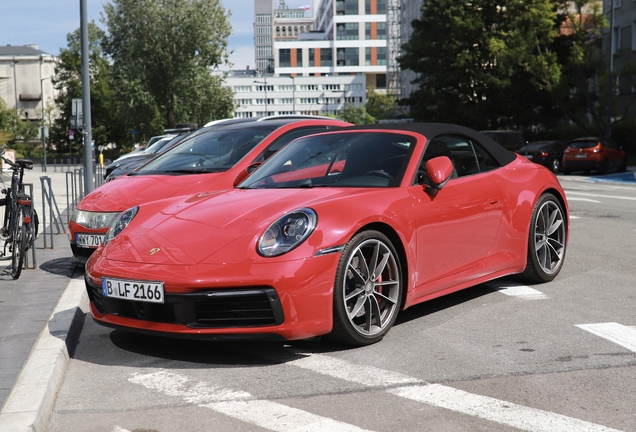 Porsche 992 Carrera 4S Cabriolet