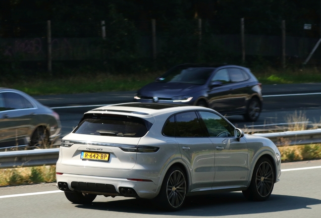 Porsche 9YA Cayenne GTS