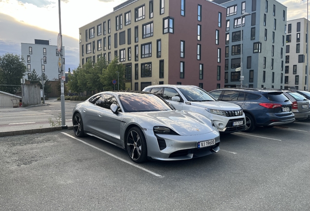 Porsche Taycan Turbo