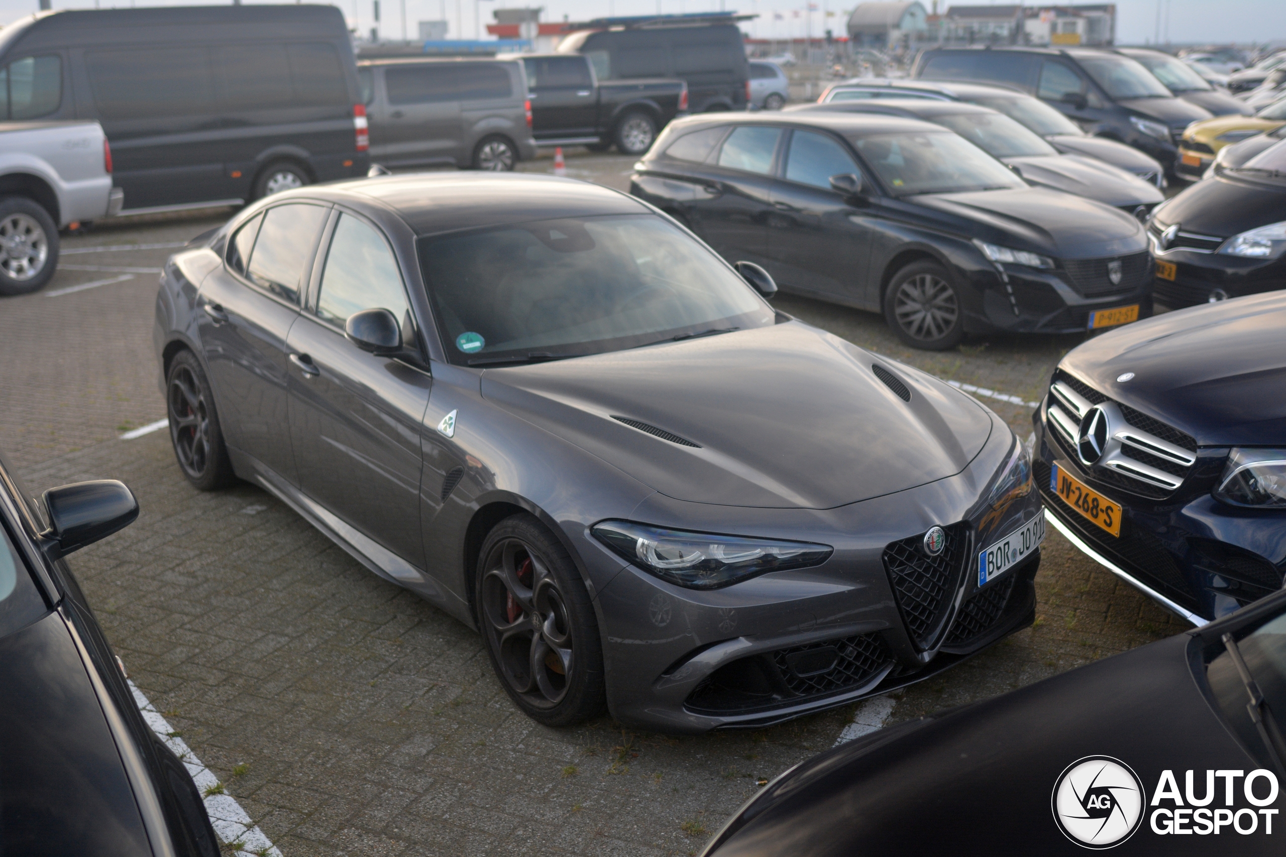 Alfa Romeo Giulia Quadrifoglio 2023