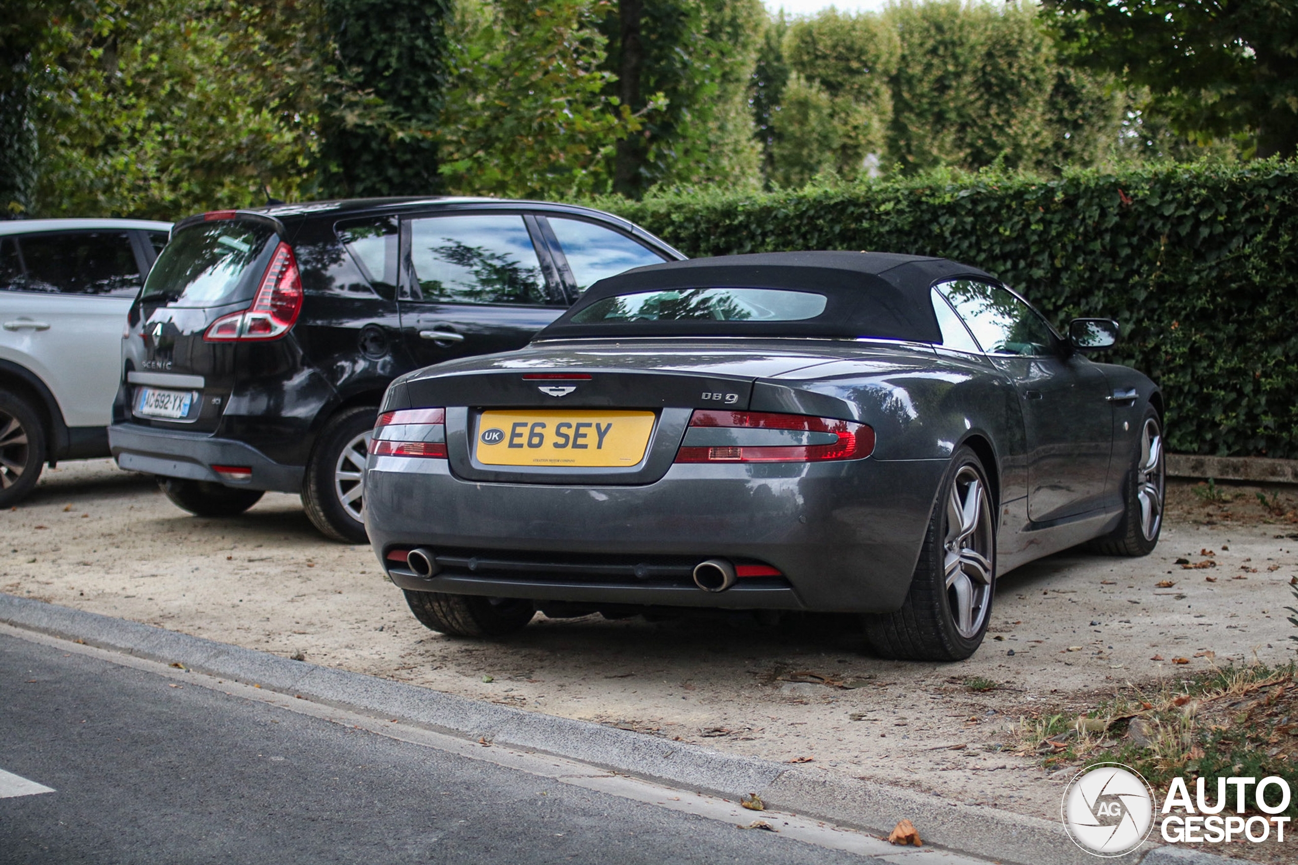 Aston Martin DB9 Volante