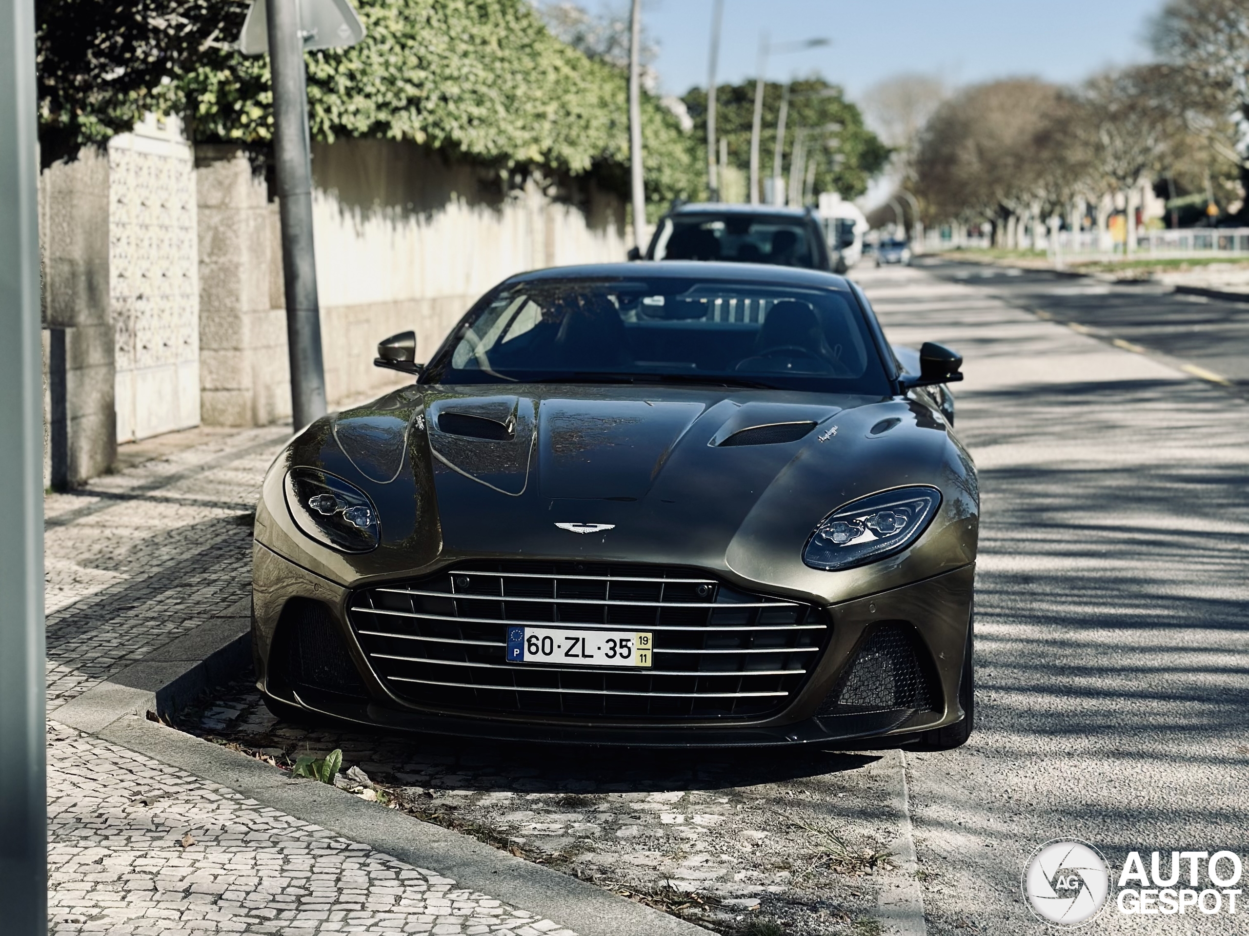 Aston Martin DBS Superleggera OHMSS Edition