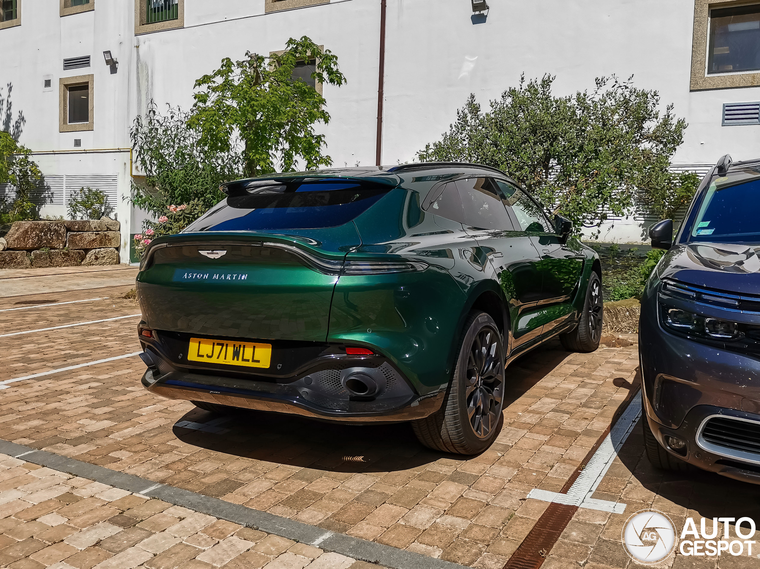 Aston Martin DBX