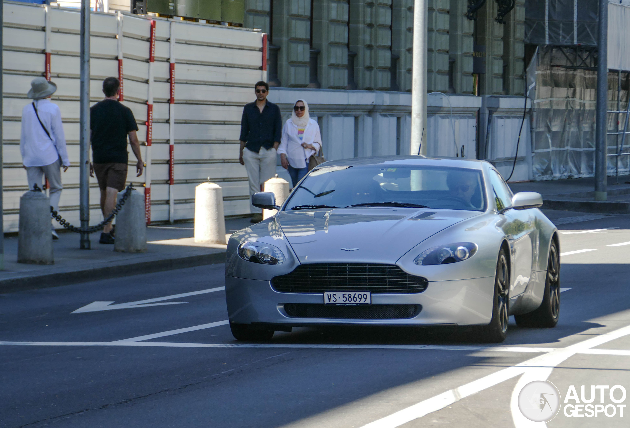 Aston Martin V8 Vantage