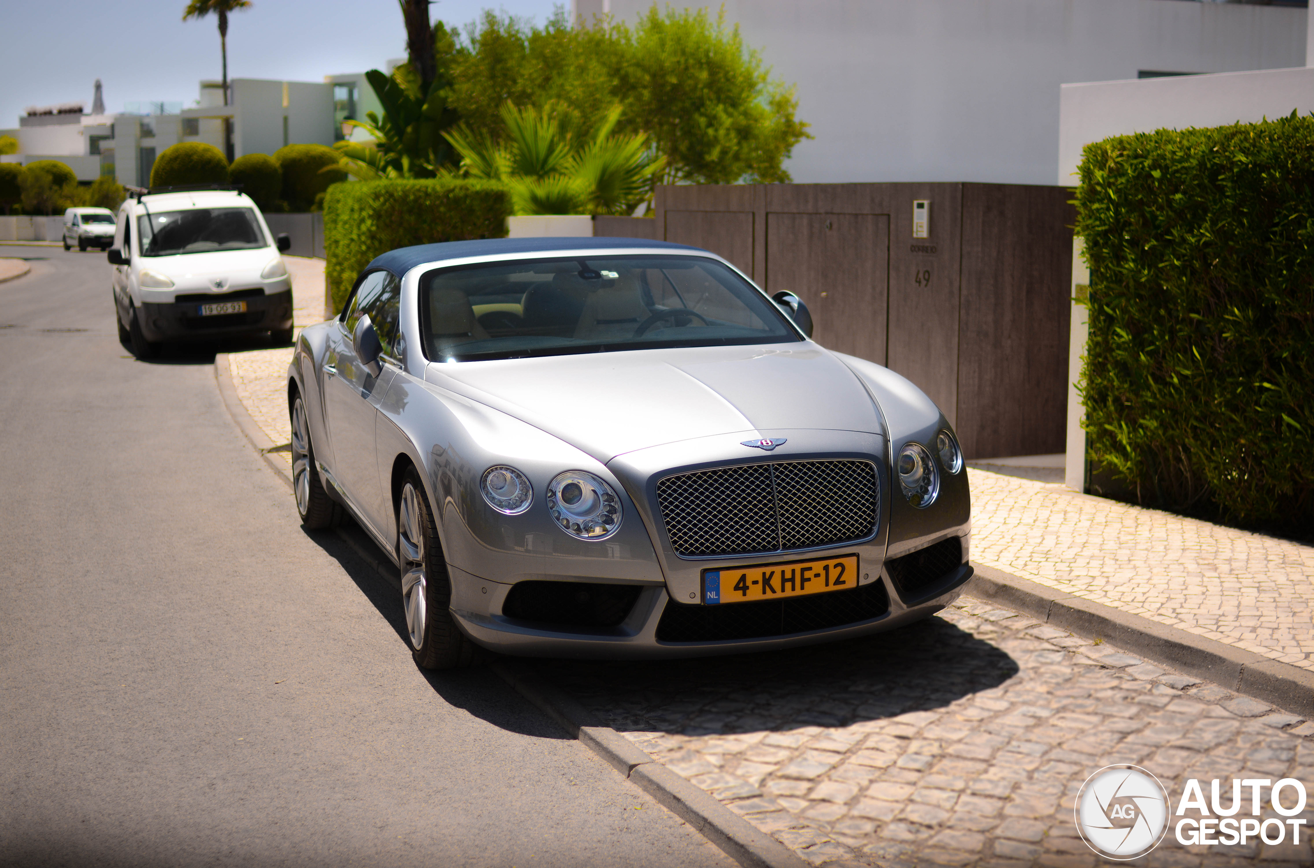 Bentley Continental GTC V8