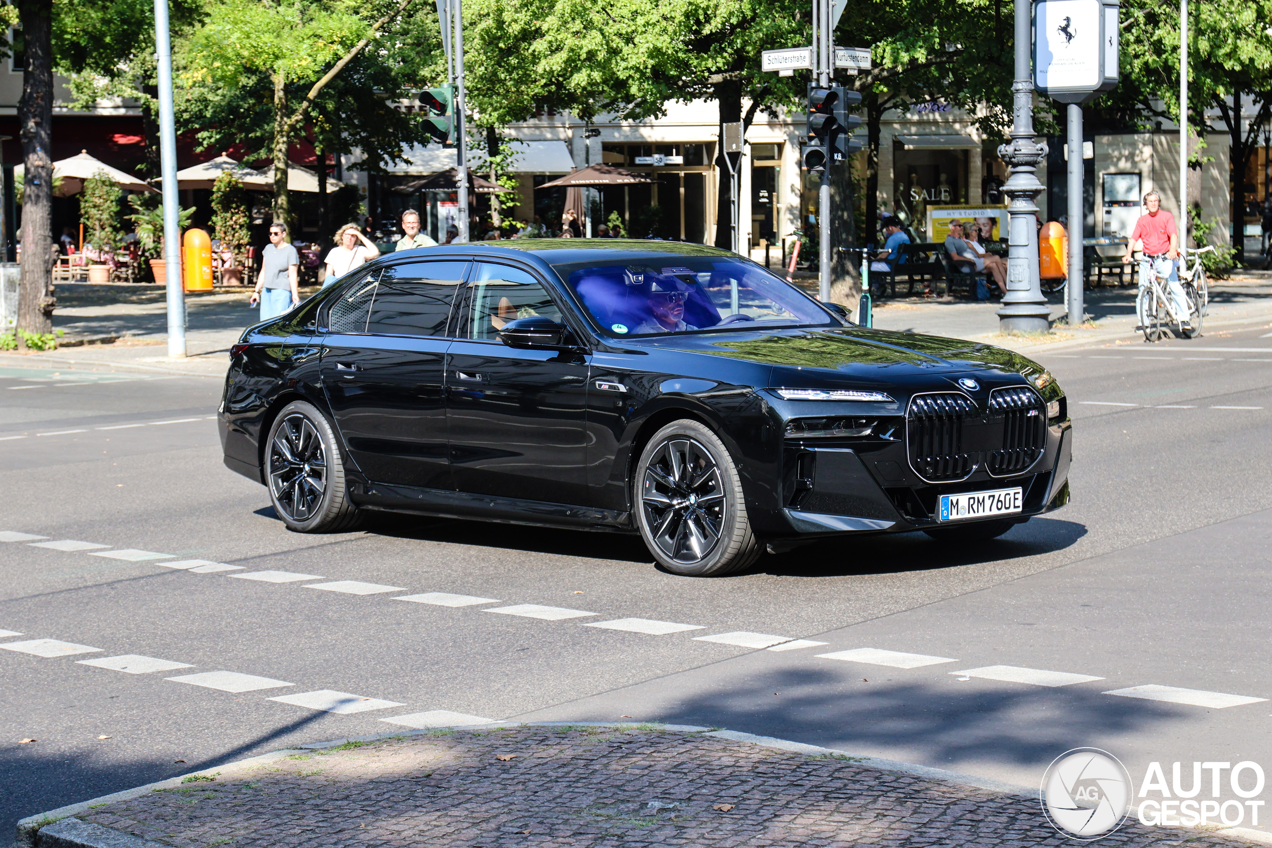 BMW M760e xDrive