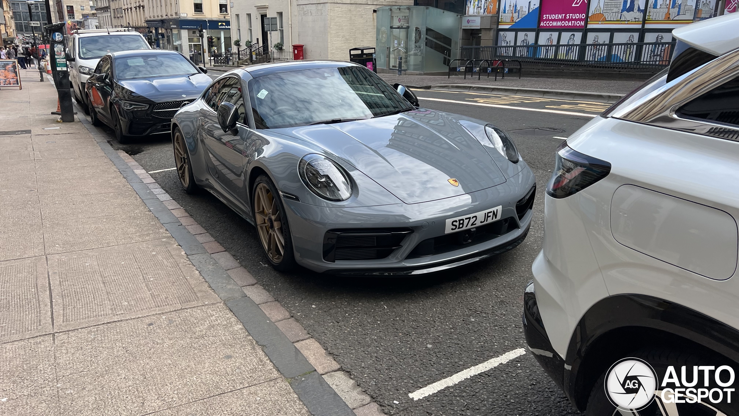 Porsche 992 Carrera GTS