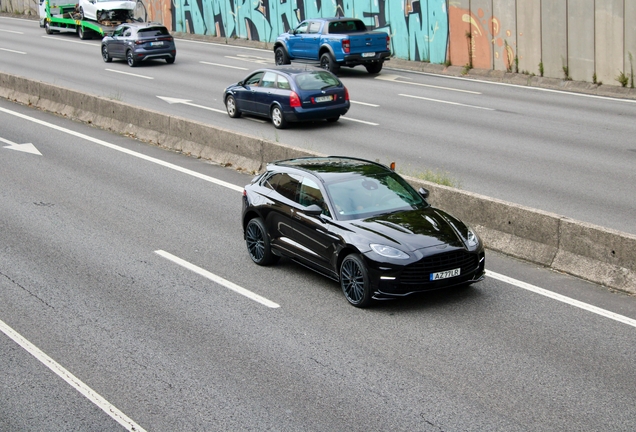 Aston Martin DBX707