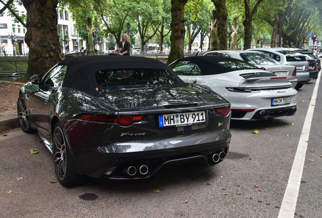 Jaguar F-TYPE R Convertible 2017