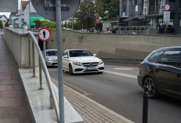 Mercedes-AMG C 63 S W205