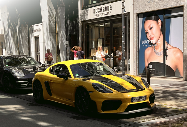 Porsche 718 Cayman GT4 RS Weissach Package
