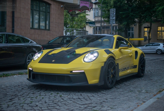 Porsche 992 GT3 RS Weissach Package