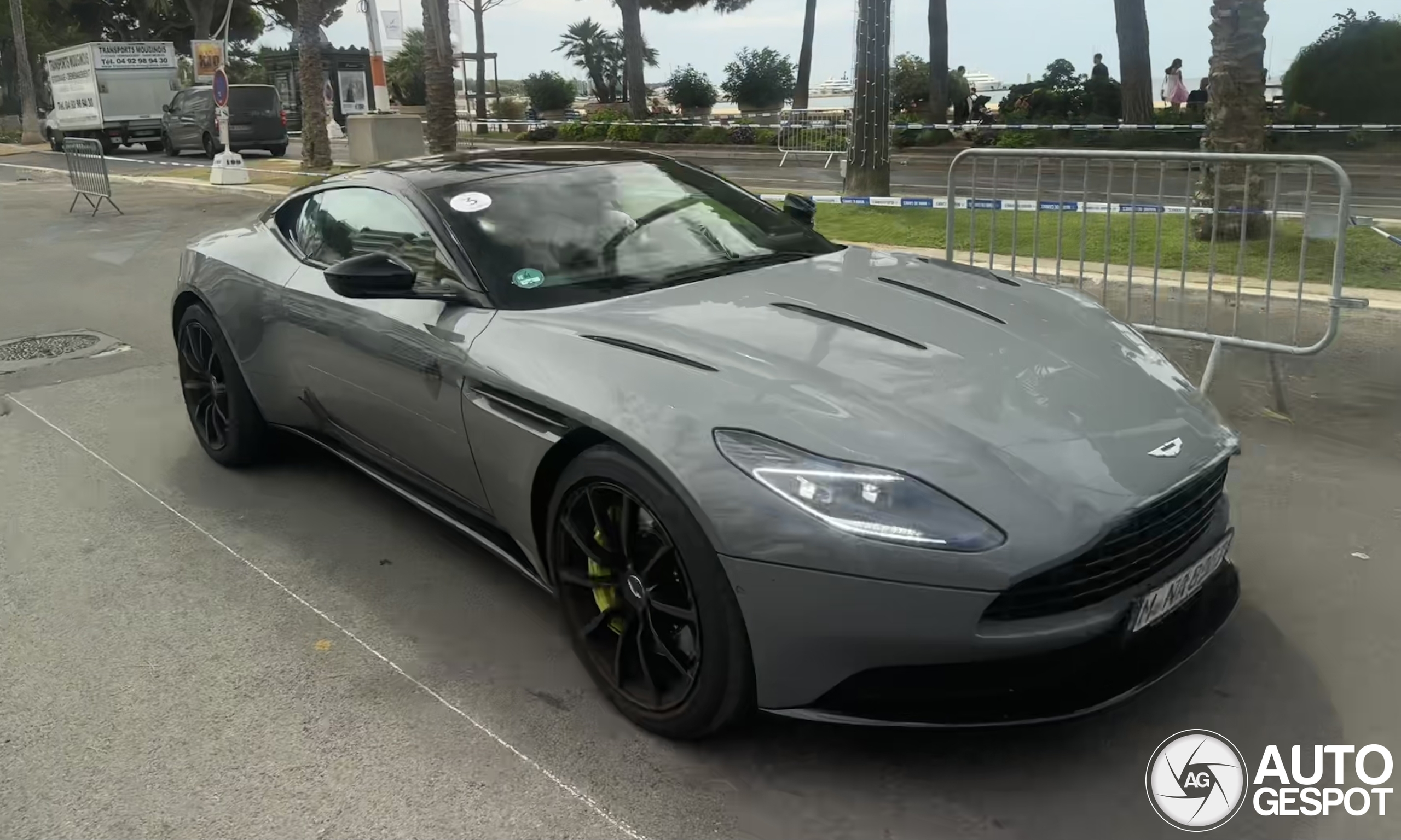 Aston Martin DB11 AMR