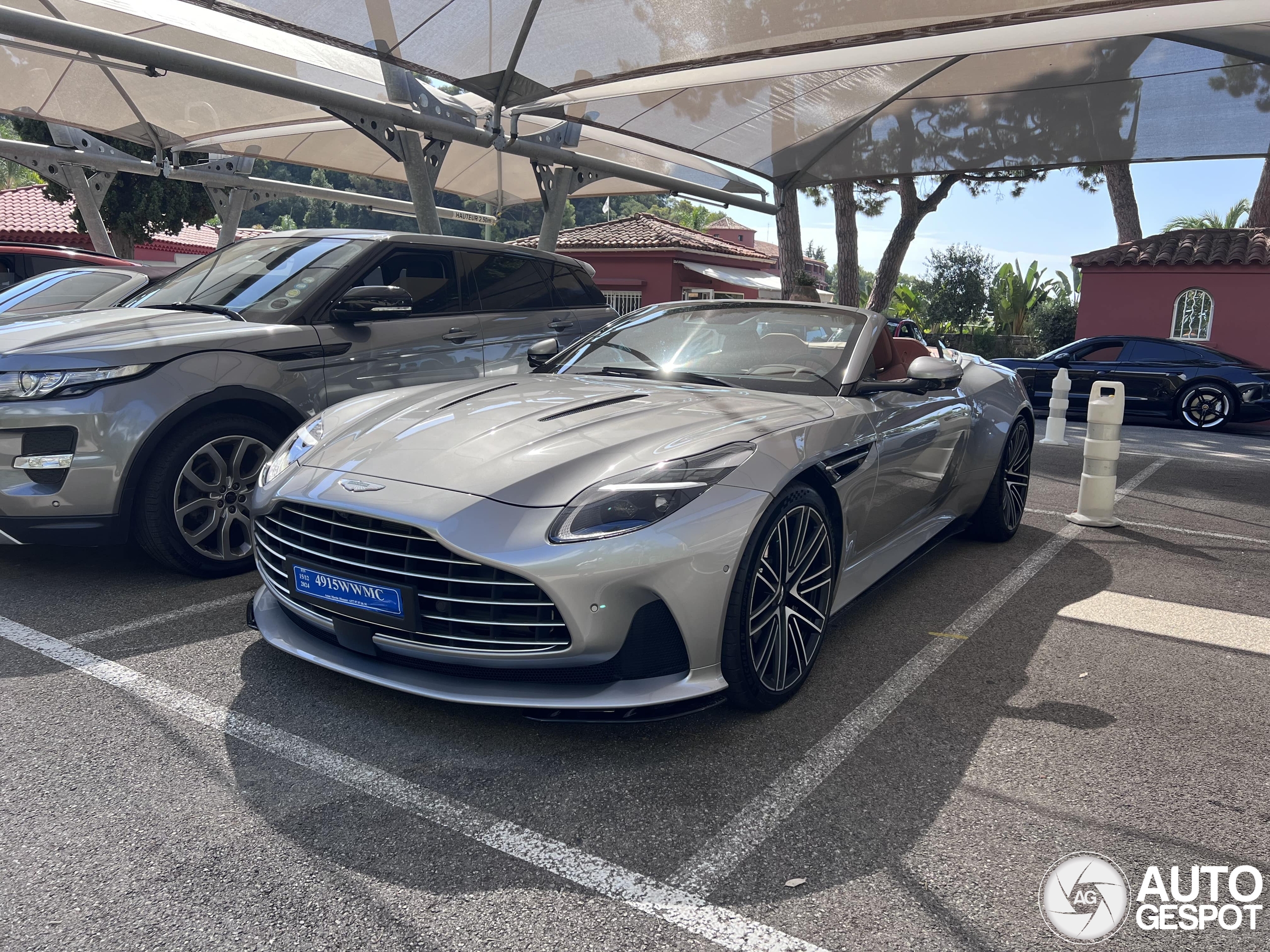 Aston Martin DB12 Volante