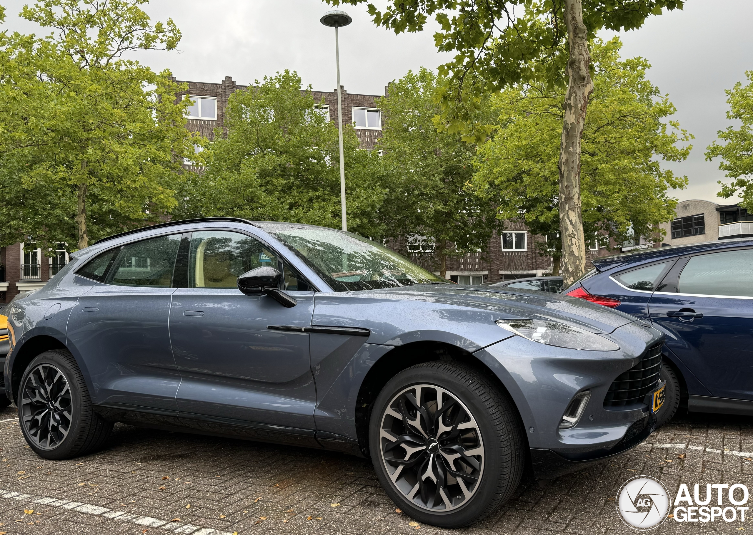 Aston Martin DBX