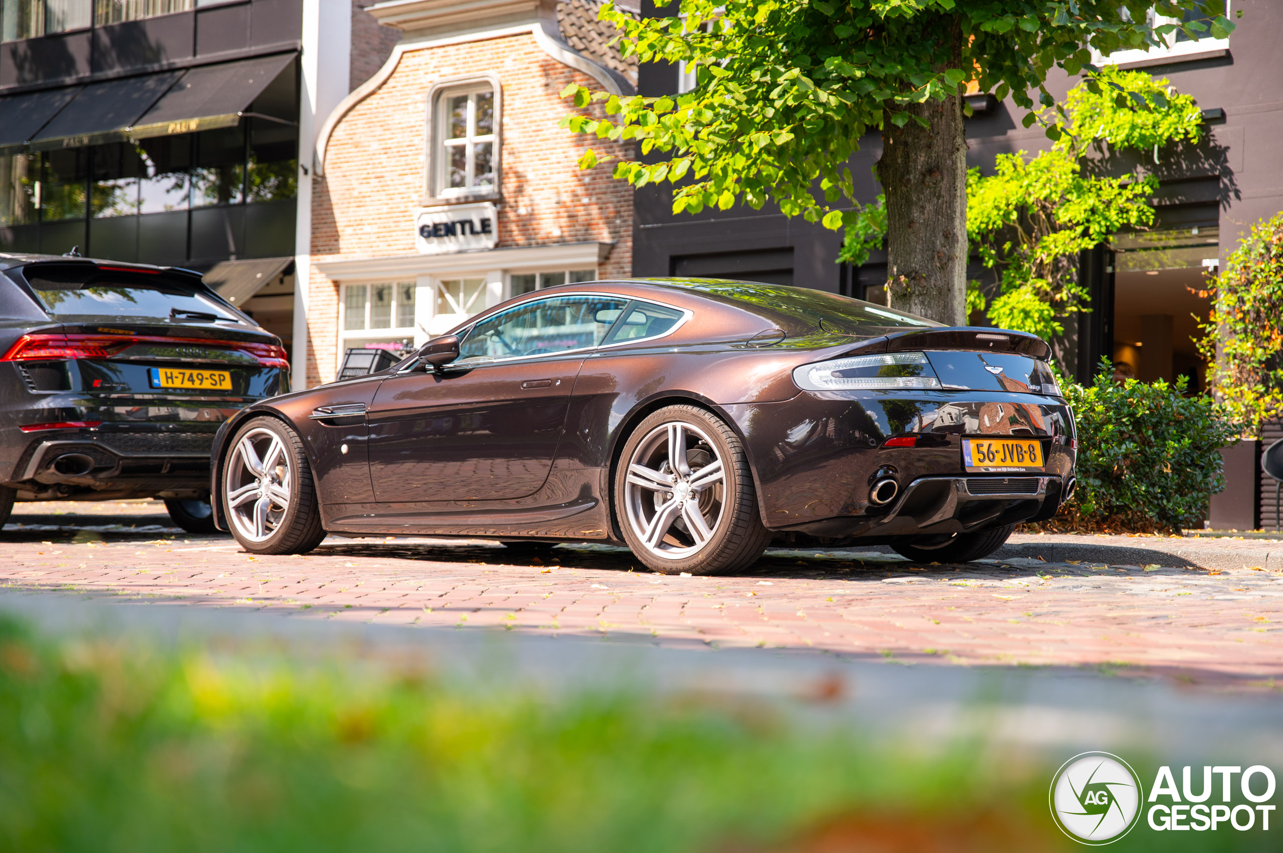 Aston Martin V8 Vantage