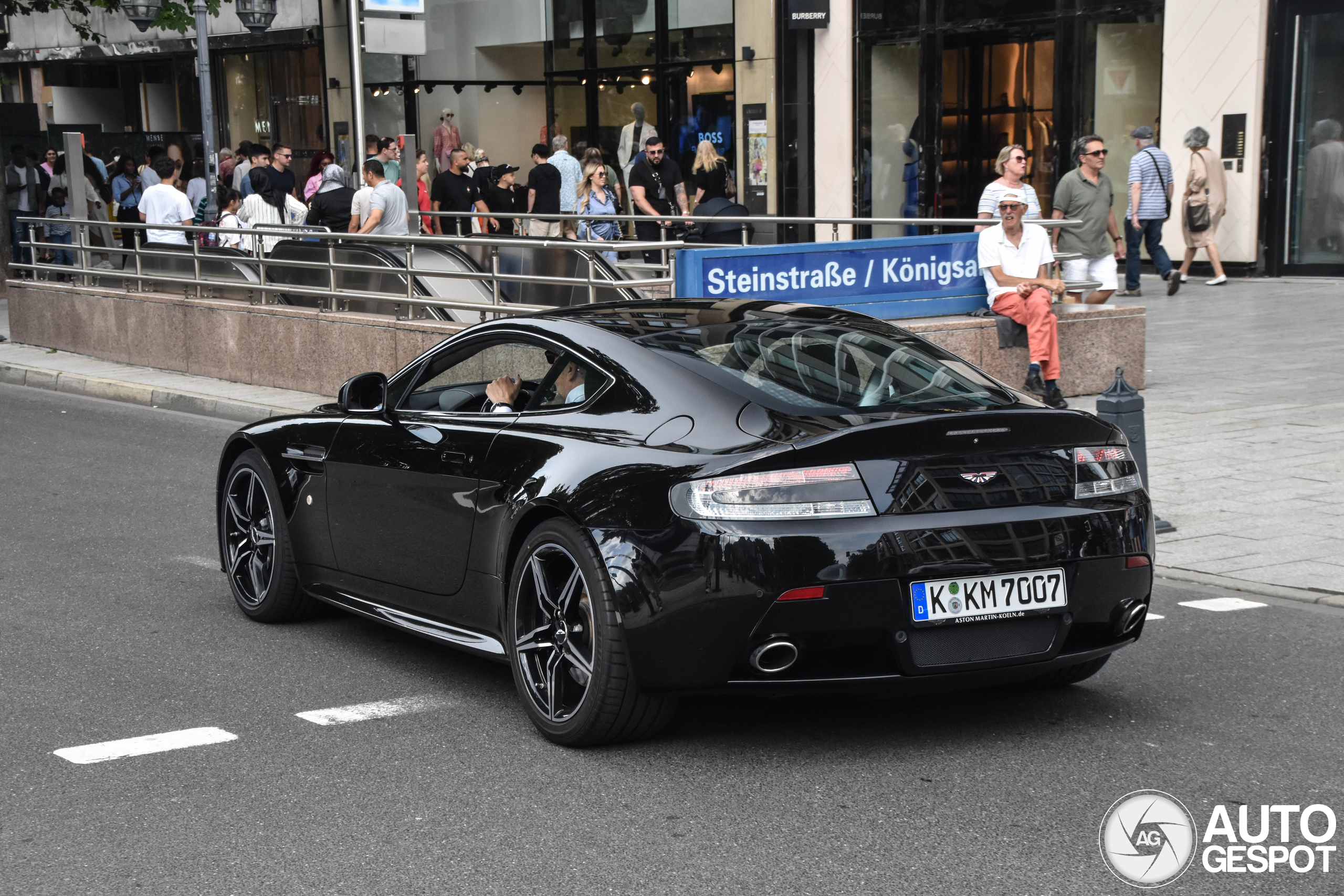 Aston Martin V8 Vantage S