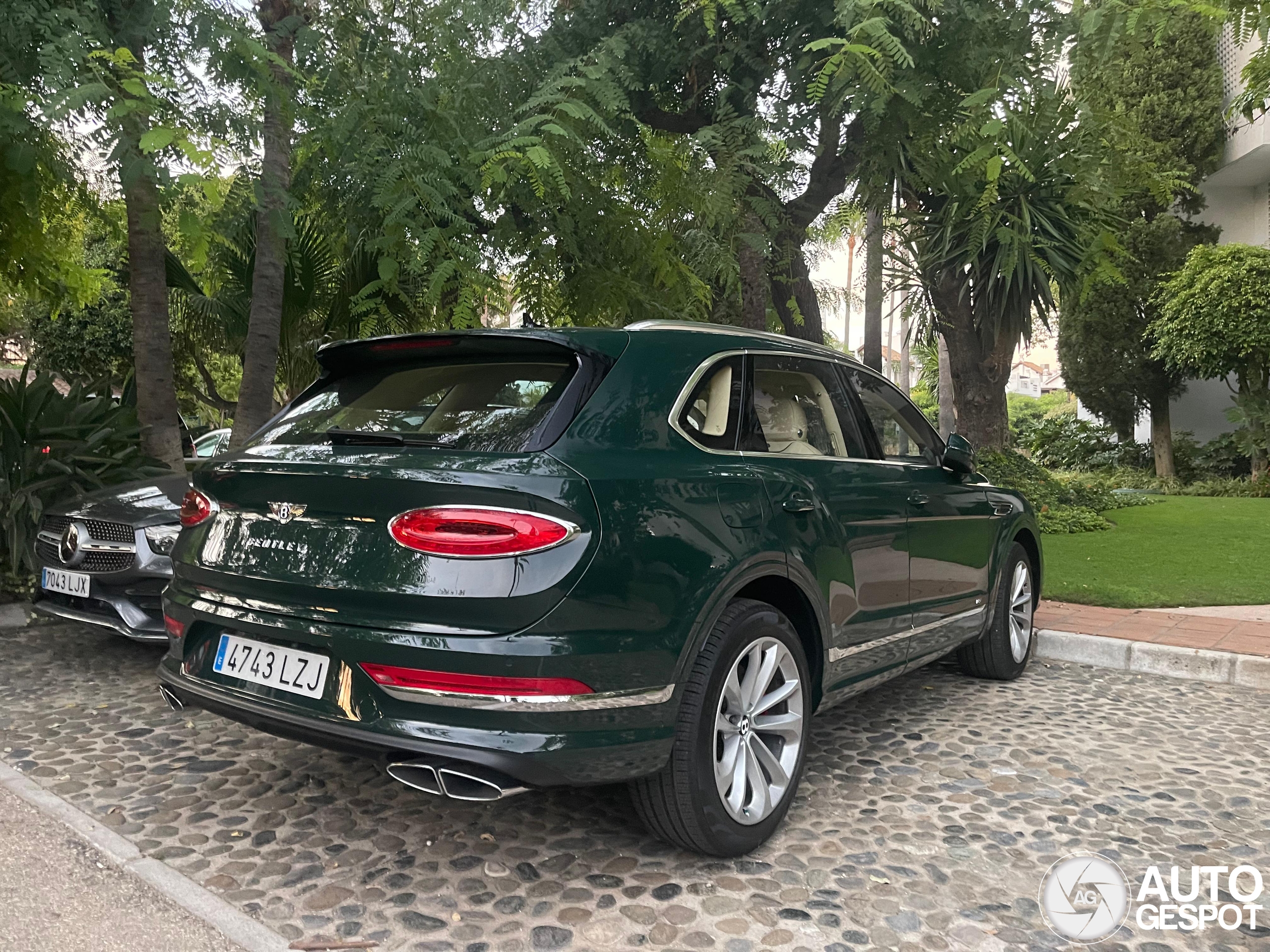 Bentley Bentayga V8 2021