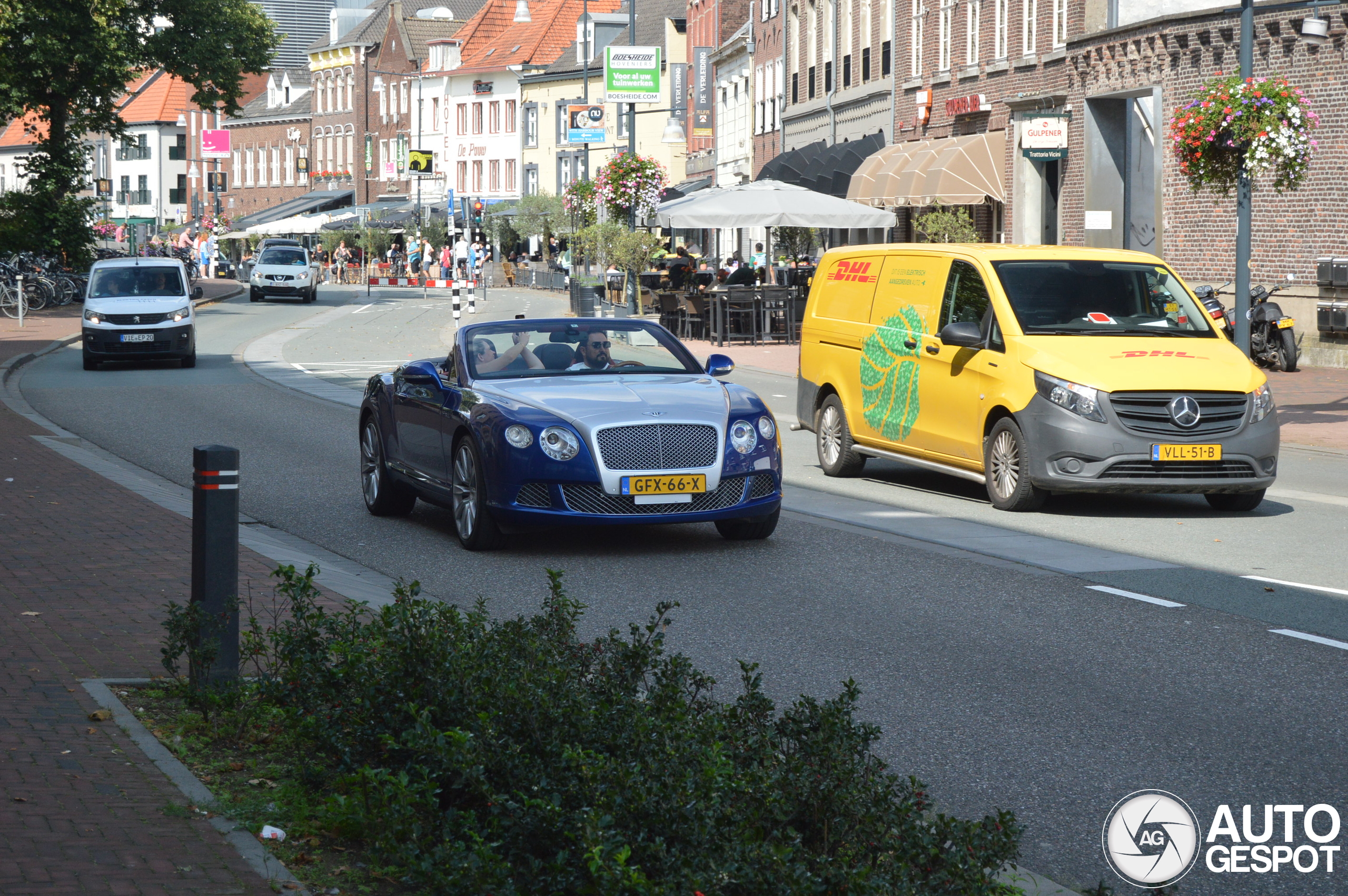 Bentley Continental GTC 2012