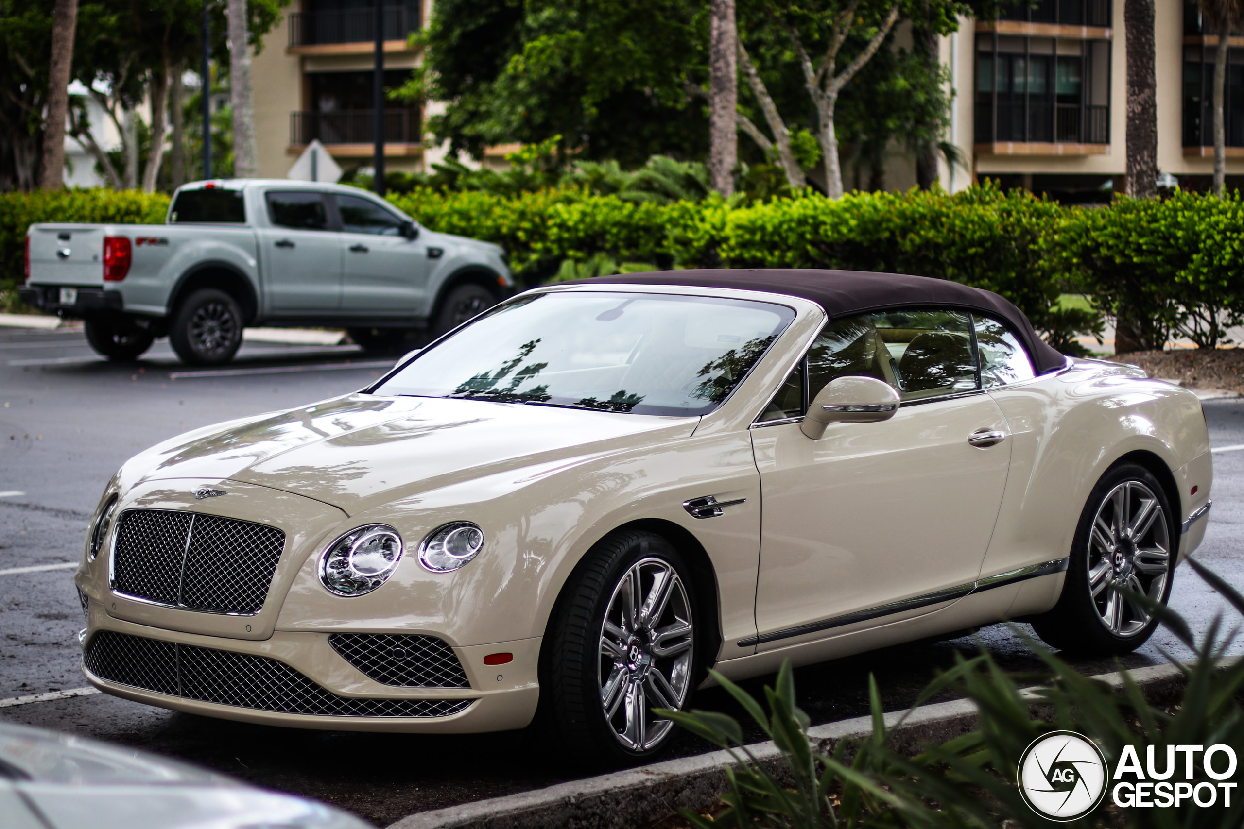 Bentley Continental GTC 2016